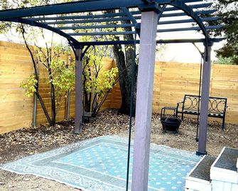 Read All Description Before Booking-Fully Fenced/Very Private! Pets Welcome! - Boise - Patio