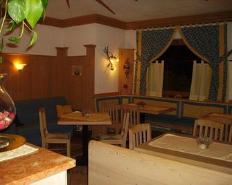 Villa Ilaria - Caderzone - Restaurante