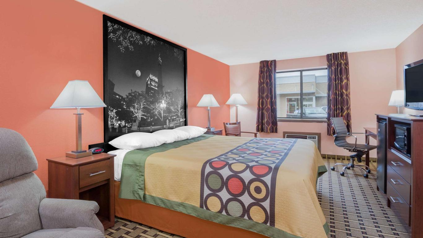 Super 8 by Wyndham Shelbyville