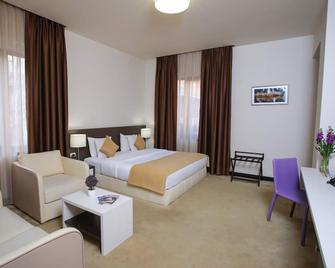 My Hotel Yerevan - Yerevan - Bedroom