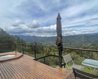 Luxury Glamping Dome With Jacuzzi & Mountain View - Gachetá - Balcón