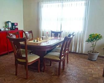 Cozy Simple Room In Family Home - Cotacachi - Dining room