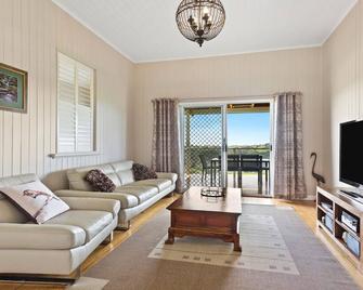 Bunya@Maleny Farm House - Witta - Sala de estar