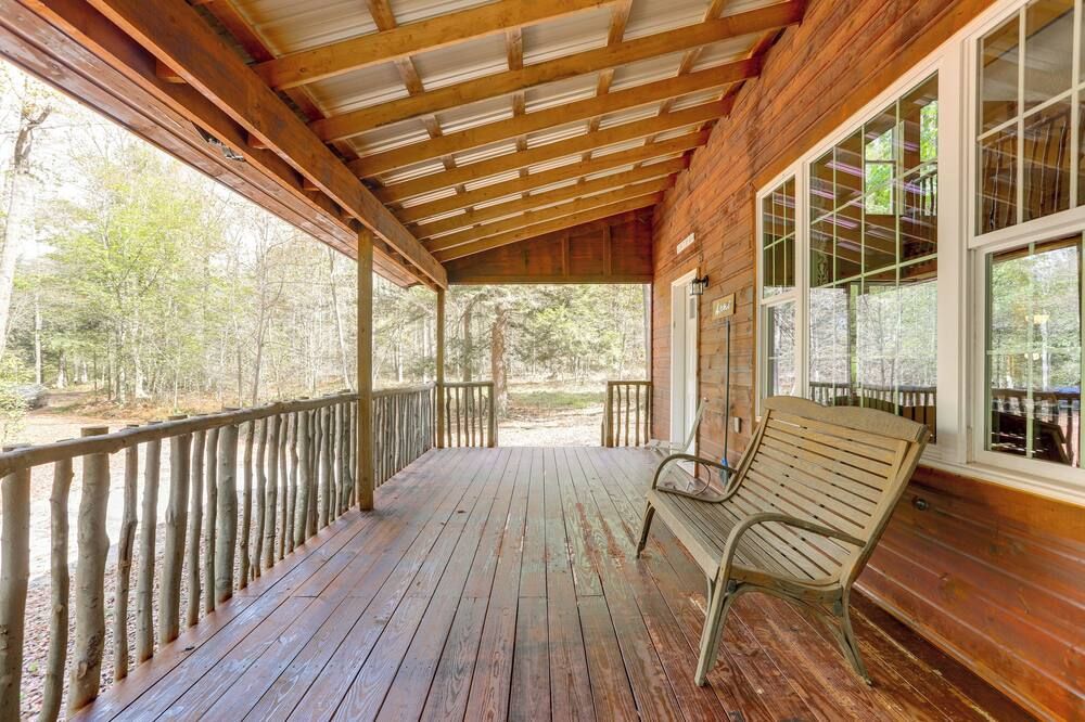 8 Private Acres: Little Mahoning Creek Cabin!