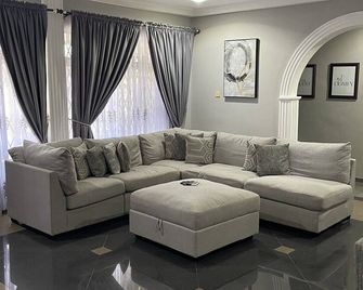 Affordable Luxury Home in the Heart of Accra - Madina - Living room