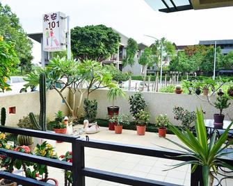 Yongan101 B&B - Taitung City - Balcony