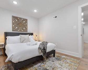 Excellent 2-BR Condo in Hip Area of DC - Washington, D.C. - Bedroom