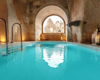 Millstone Cave Suites - Uchisar - Pool