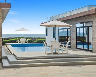 3 Bed/3.5 Bath (Tayla) - Monrovia - Pool