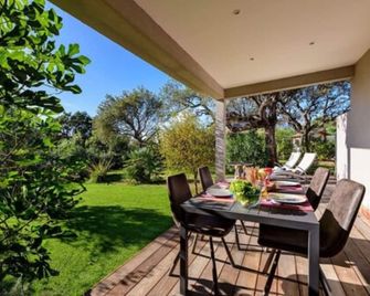Hotel Calarossa Bay Resort - Porto Vecchio - Patio