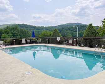 Clarion Pointe Cherokee - Cherokee - Svømmebasseng