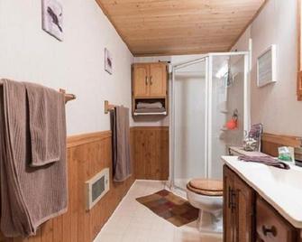 Whole home - 5 rooms/7 beds - Whitehorse - Bad