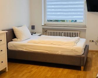 Fitters' apartment/holiday apartment in Alfeld OT Limmer-West in Leinebergland - Alfeld - Schlafzimmer
