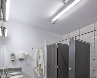 Hola Hostal Collblanc - L'Hospitalet de Llobregat