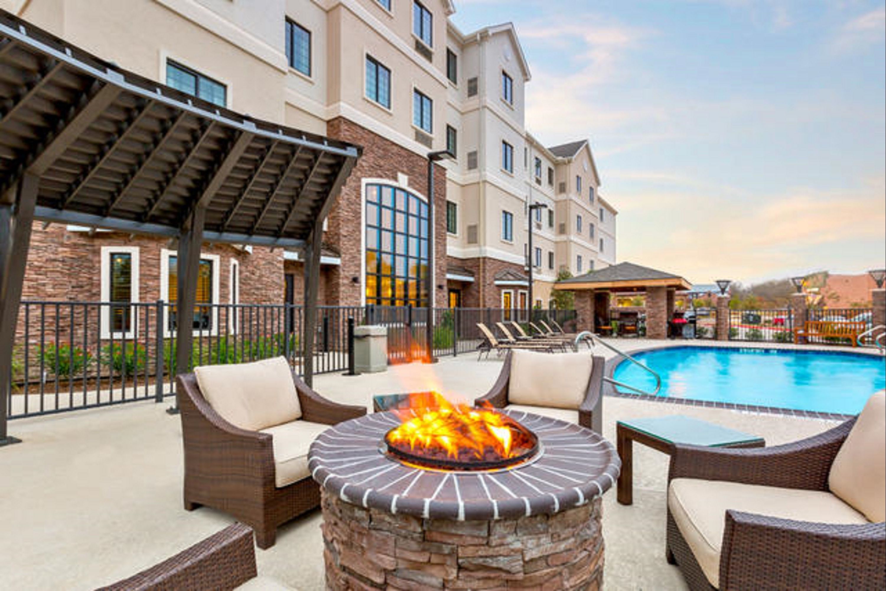 Staybridge Suites College Station By IHG - קולג' סטיישן - בריכה
