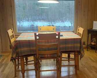 Beautiful Ausable River Home - Grayling - Jídelna
