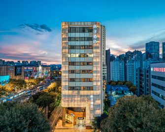 Orange Hotel Select Kunming Nanping Street - Kunming - Building