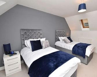 Foxley Place: Mk City House for Large Gr - Shenley Church End - Bedroom