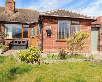 Bungalow By The Sea - Thornton-Cleveleys - Building
