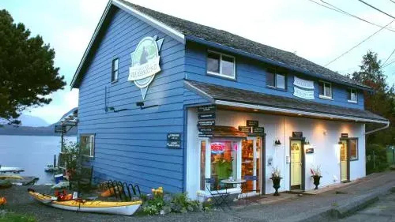 Tofino Paddlers Inn
