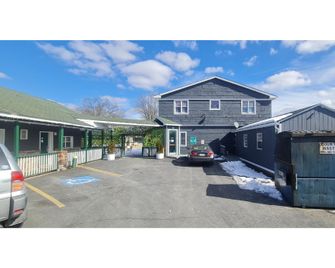 Werry's Cottages Motel & Pub by OYO East Stroudsburg Poconos - East Stroudsburg - Bar