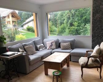 Charming chalet between lake and mountains - Thorens-Glières - Salon