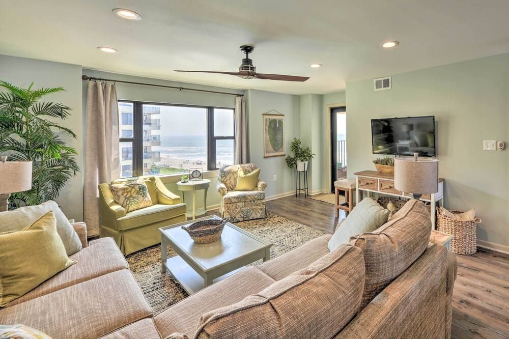 Summer Winds Resort Condo w/ Ocean Views!