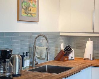 Cozy 1 br apartment in Old Town by lake - Yellowknife - Küche