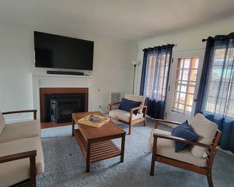 Family-Friendly 3-Bedroom House, Close to Downtown and EOU! - La Grande