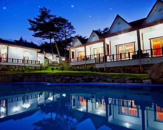 As First Time Pension - Pyeongchang - Piscina