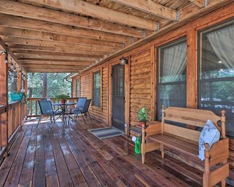 Updated Strawberry Family Cabin w/ 2 Private Decks - Strawberry - Patio