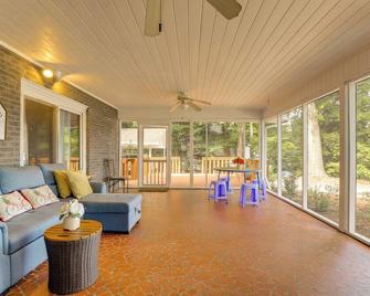 Lake + Pool Access: Peaceful Retreat in Duluth - Duluth