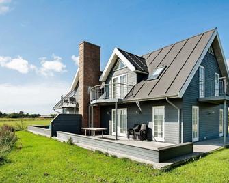 8 person holiday home in Rømø - Havneby - Edificio