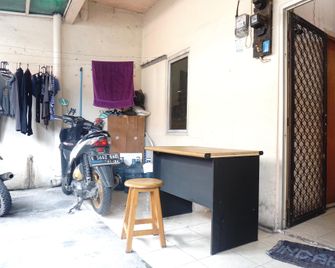 OYO 94790 Putri Bungsu Residence - Jakarta - Accueil