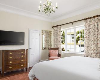 Oxford House - Hamilton - Bedroom