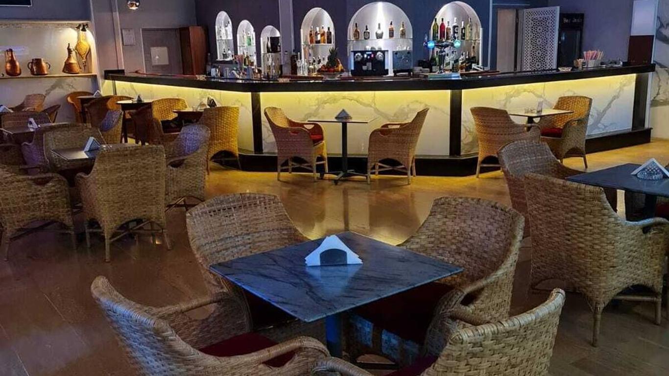 El Oumnia Puerto & Spa