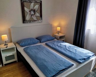 Apartments Dora Bibinje, 30 m from the sea - Bibinje - Sypialnia