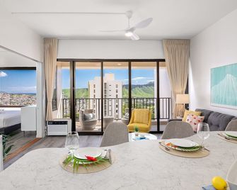 Gorgeous Oean View Penthouse at Waikiki with Parking - Honolulu - Dining room