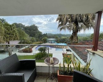 Casa Caballero Hotel Boutique - El Bosque - Balcón