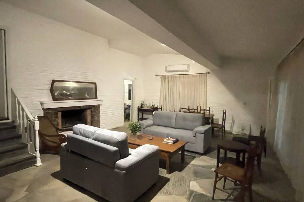Spacious 4-bedroom house with WiFi, AC in amazing Punta del Este - פונטה דל אסטה - סלון