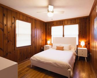 Midtown Oasis - Savannah - Bedroom