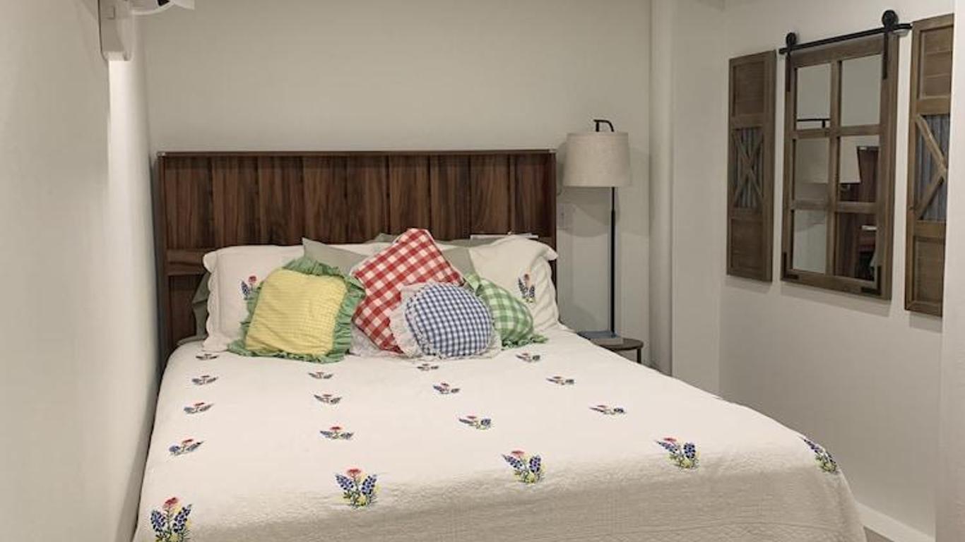 小羔羊休憩 B&B 民宿 - 新布朗菲斯