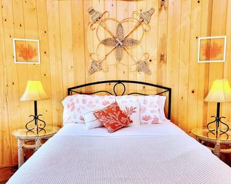 Whimsical Yurt near Niagara Falls and Buffalo - Tonawanda - Bedroom