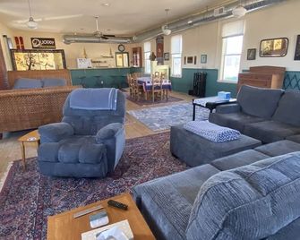 Spacious Loft in Downtown Lewiston - Lewiston - Lounge