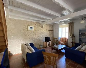 Le Gîte au Coin des Abeilles - La Caillère-Saint-Hilaire - Sala de estar