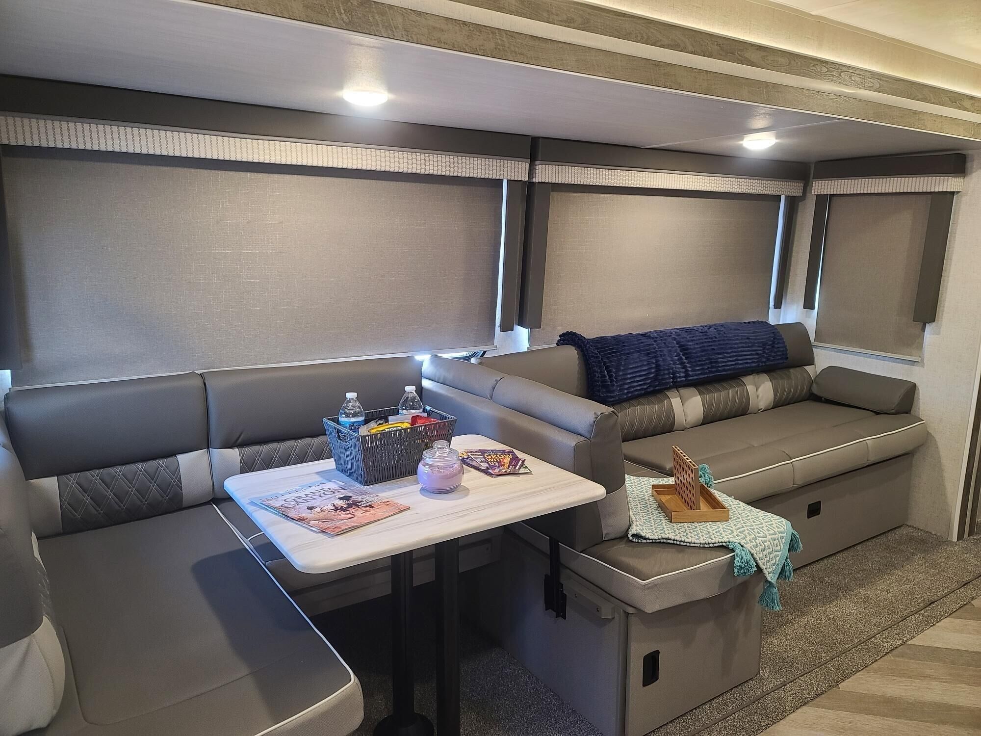 Grand Canyon Rv Glamping - וויליאמס - סלון
