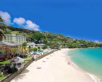 Apartment with a million dollar view and a wrap-around balcony with beach access - Castries - Beach