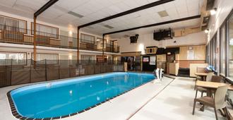 Quality Inn - Havre - Pool
