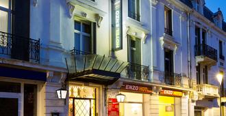 Enzo Hotels Contrexeville By Kyriad Direct - Contrexéville - Building