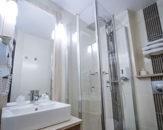 Hôtel Inn Design & Restaurant Alençon - Alençon - Bathroom